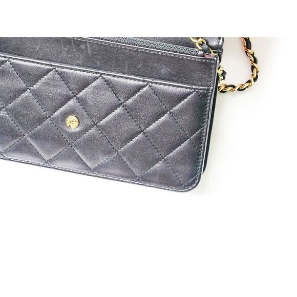Authenic Black CHANEL Wallet On Chain - Gold Chain - Quilted Lambskin - Picture 5 of 9